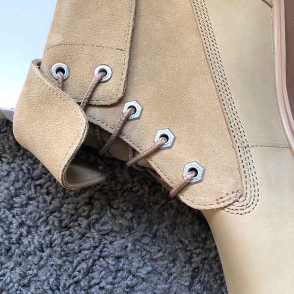 NIB  Timberlands beige fold over boots - Picture 3 of 8